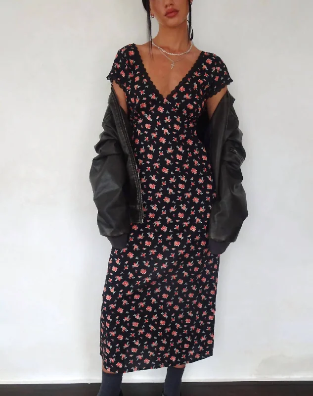 Bahata Floral Maxi Dress In Flowing Rose Black