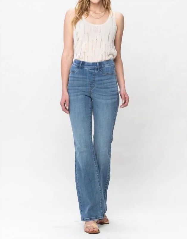 Slim Boot Cut Jean In Medium Wash